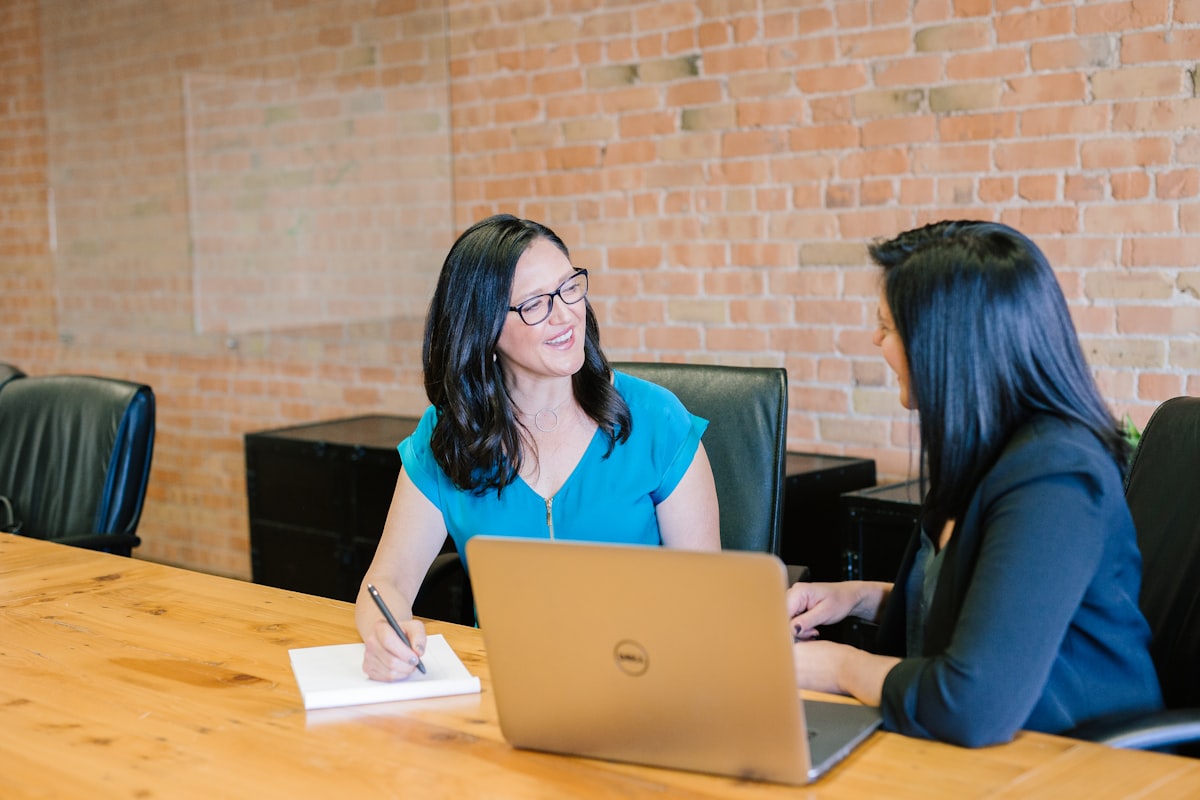 Project manager leading AI product delivery